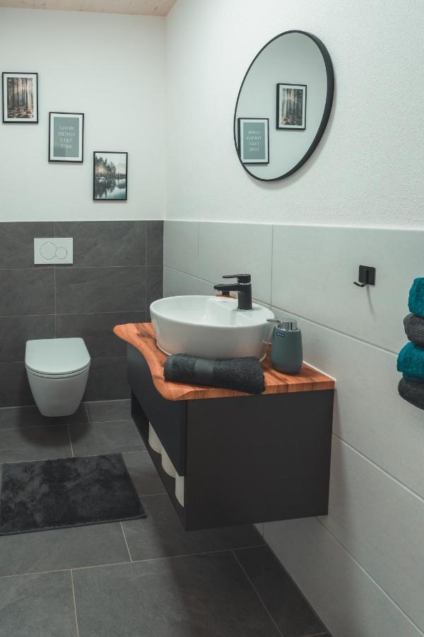 Ferienwohnung Steinablick Mit Grossem Balkon & Garage Ühlingen-Birkendorf Buitenkant foto